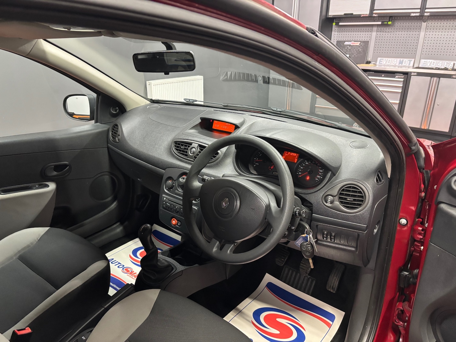 Used Renault Clio 2009 for sale - 77472802: Photo 42