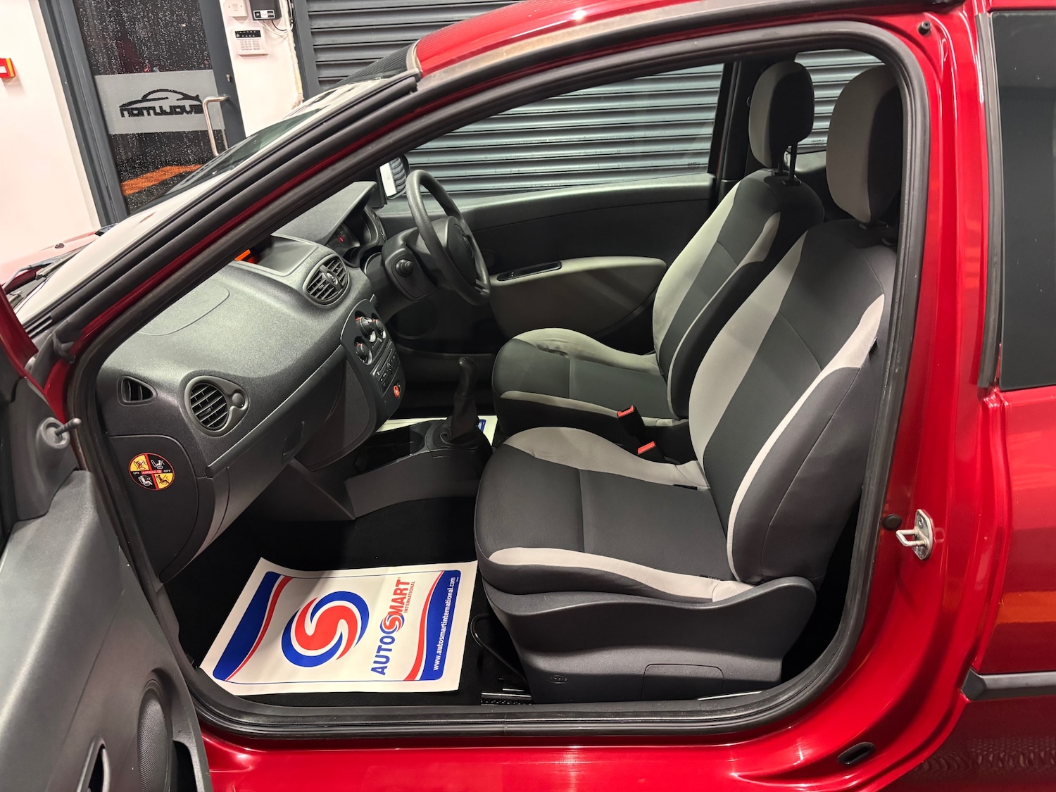 Used Renault Clio 2009 for sale - 77472802: Photo 59