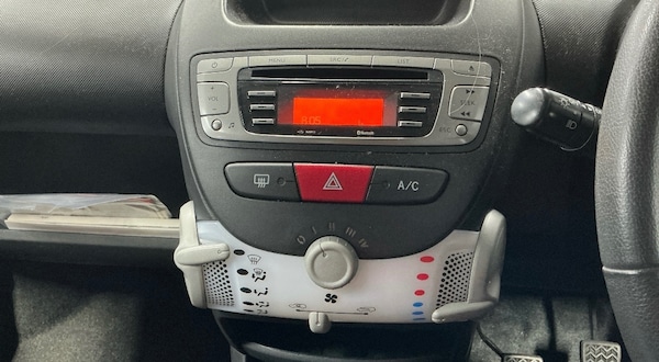 Used Toyota AYGO 2013 for sale - 76304458: Photo 10