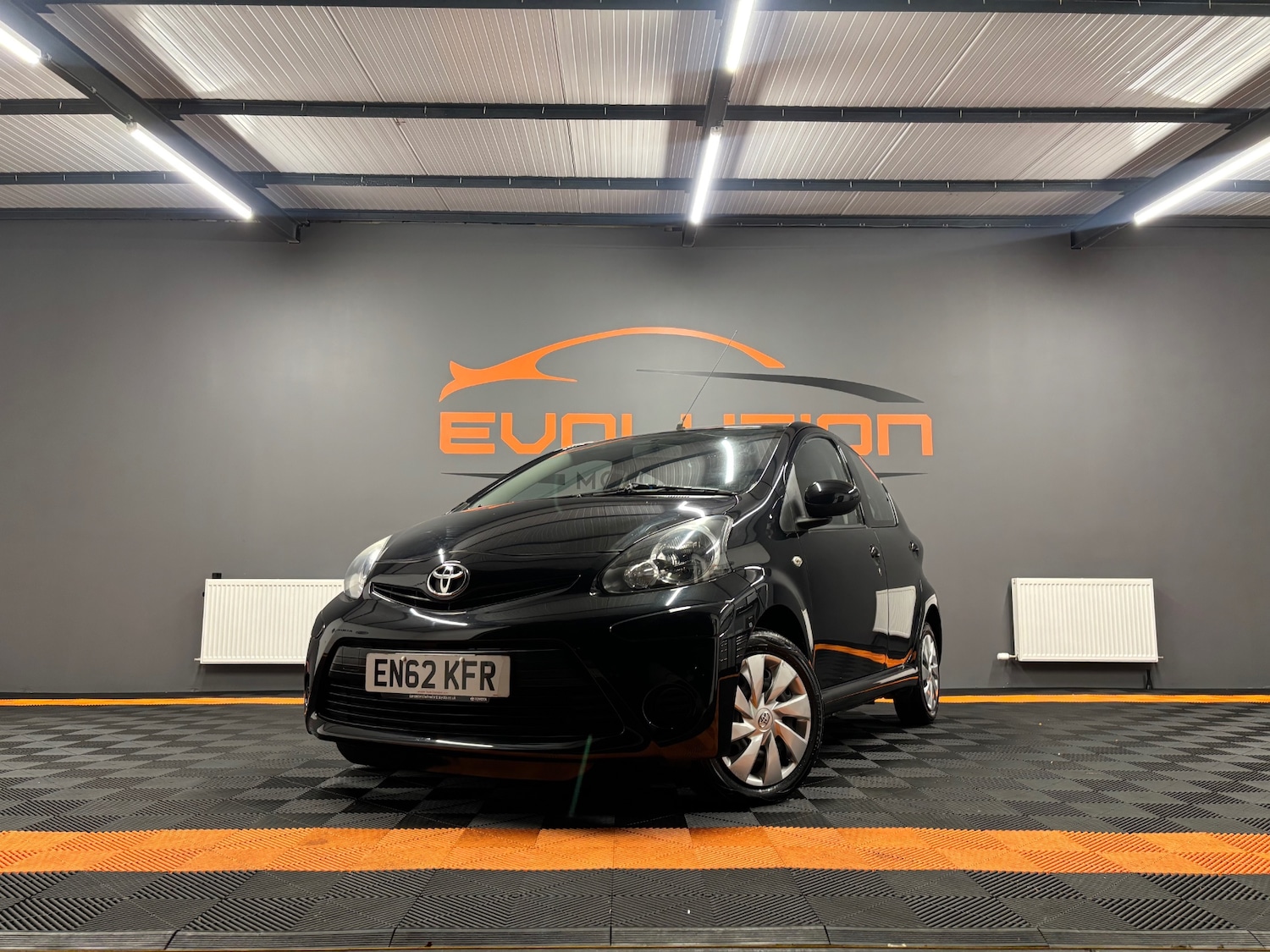 Used Toyota AYGO 2013 for sale - 76304458: Photo 11
