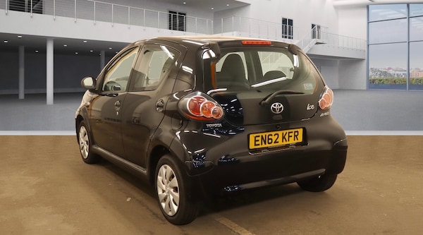 Used Toyota AYGO 2013 for sale - 76304458: Photo 2