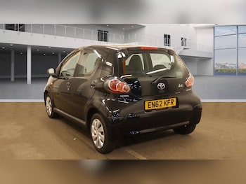 Used Toyota AYGO 2013 for sale - 76304458: Photo