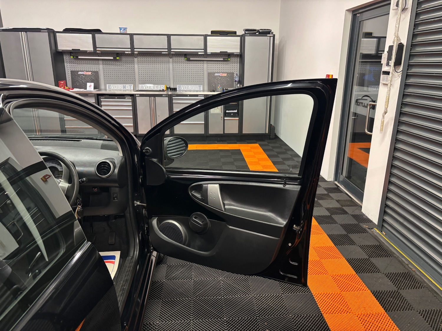 Used Toyota AYGO 2013 for sale - 76304458: Photo 35