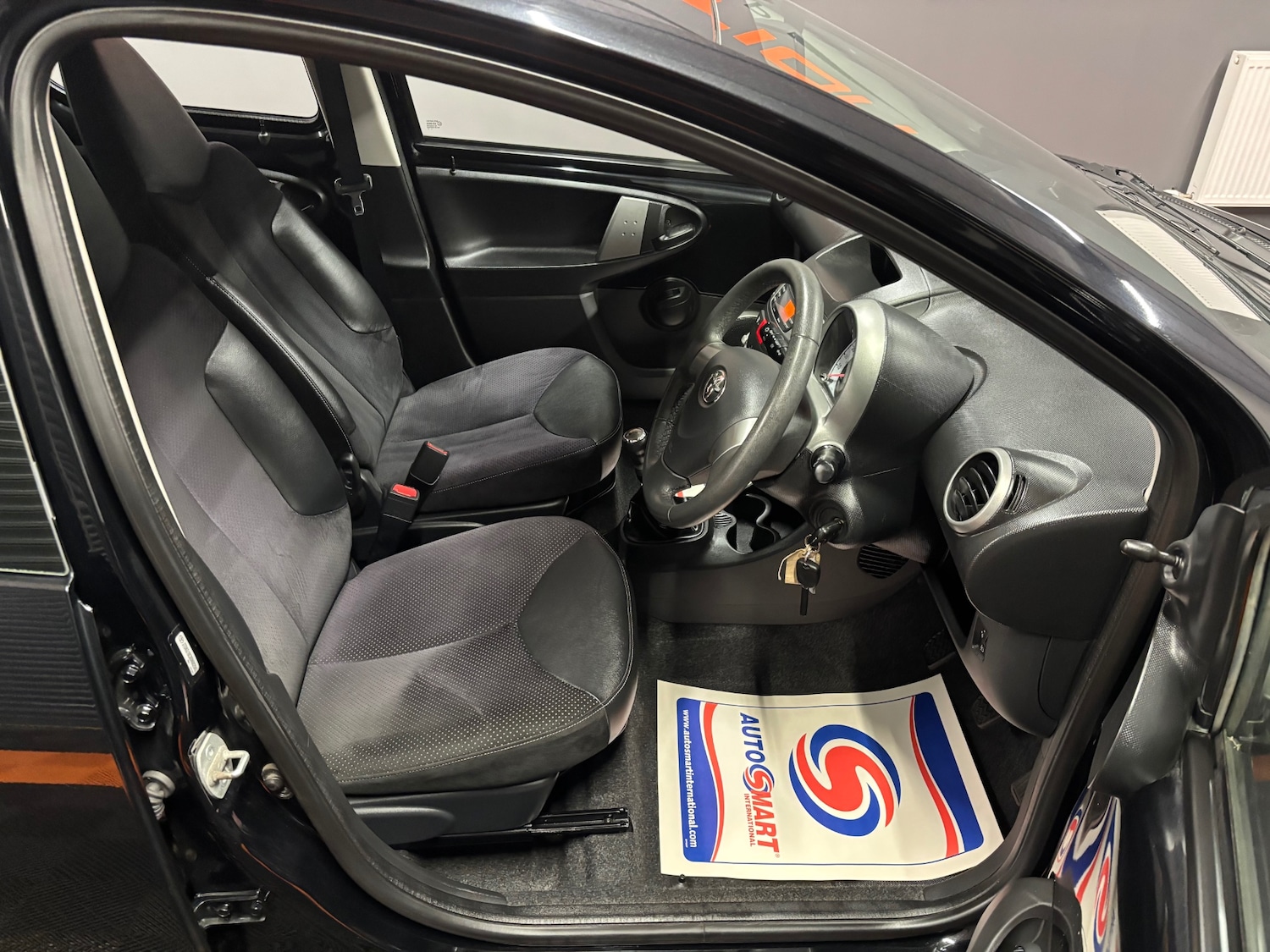 Used Toyota AYGO 2013 for sale - 76304458: Photo 38