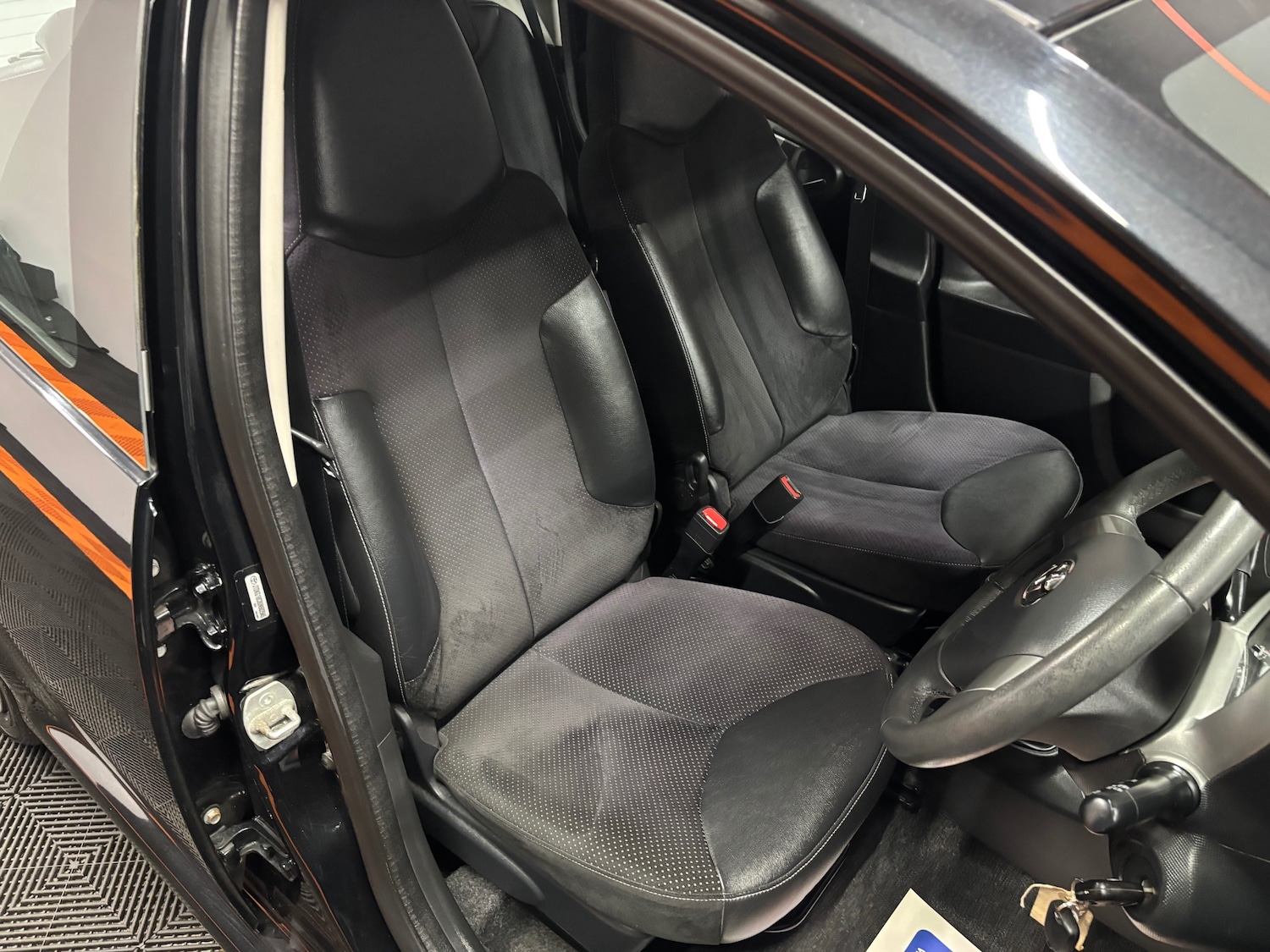 Used Toyota AYGO 2013 for sale - 76304458: Photo 39