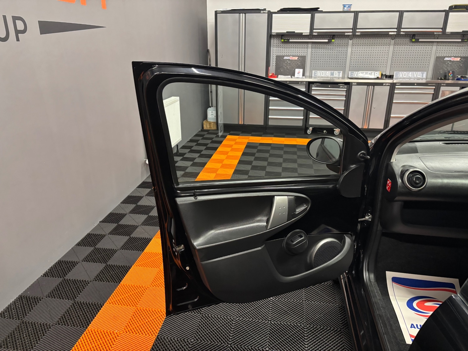 Used Toyota AYGO 2013 for sale - 76304458: Photo 50