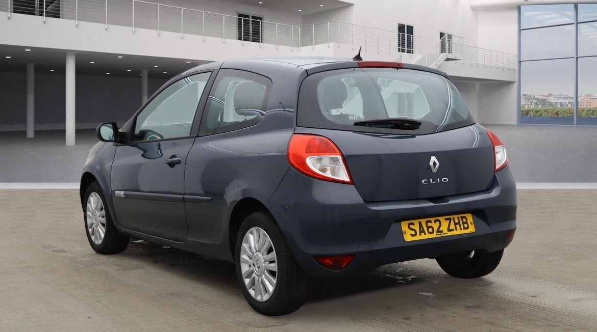 Used Renault Clio 2012 for sale - 76763252: Photo 2