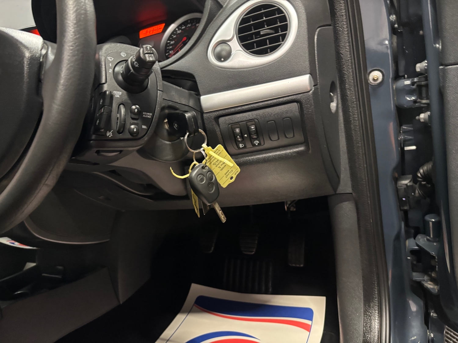 Used Renault Clio 2012 for sale - 76763252: Photo 40