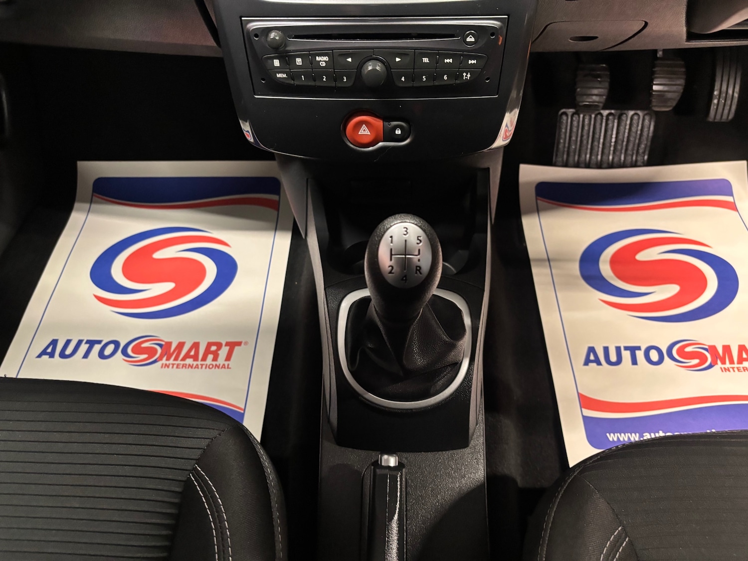 Used Renault Clio 2012 for sale - 76763252: Photo 46