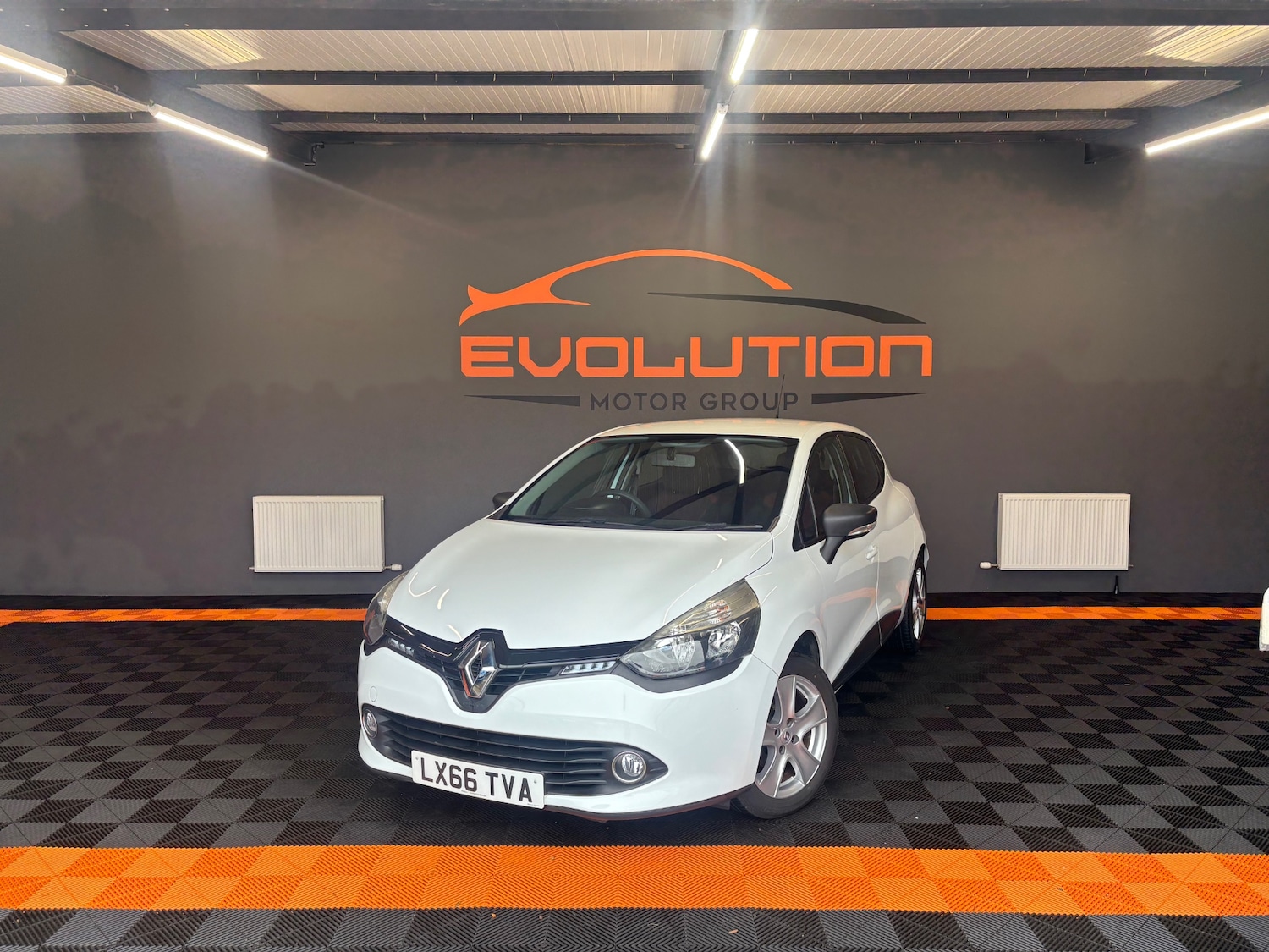 Used Renault Clio 2016 for sale - 76097305: Photo 1