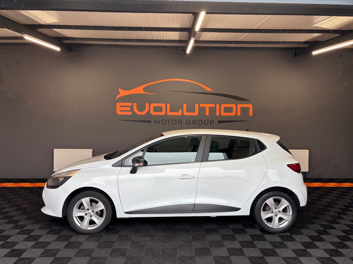 Used Renault Clio 2016 for sale - 76097305: Photo 2