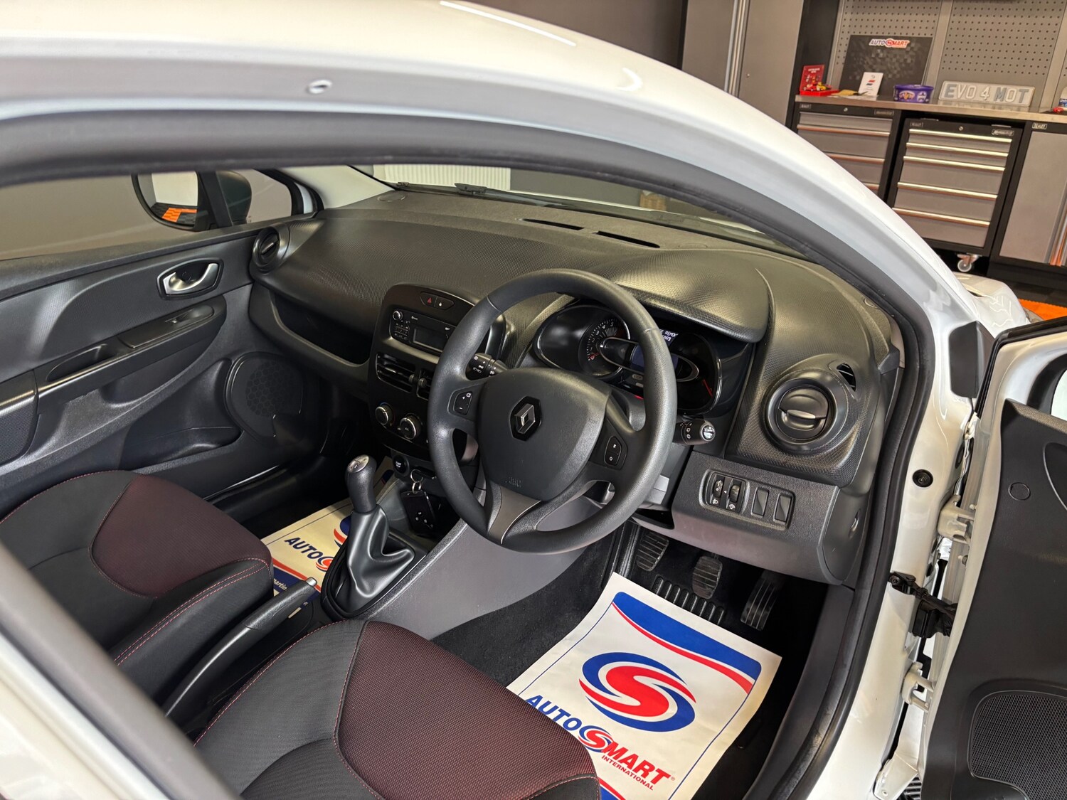 Used Renault Clio 2016 for sale - 76097305: Photo 37