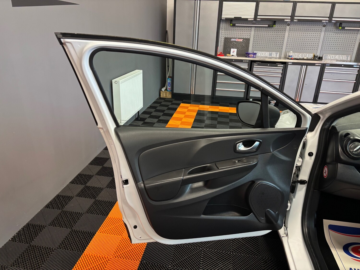 Used Renault Clio 2016 for sale - 76097305: Photo 59