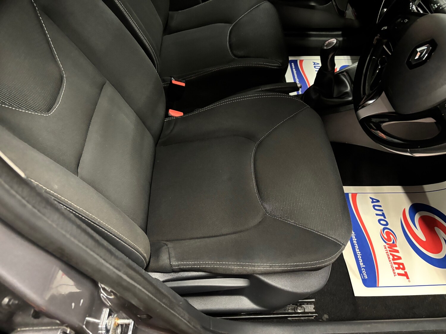 Used Renault Clio 2015 for sale - 77482622: Photo 40