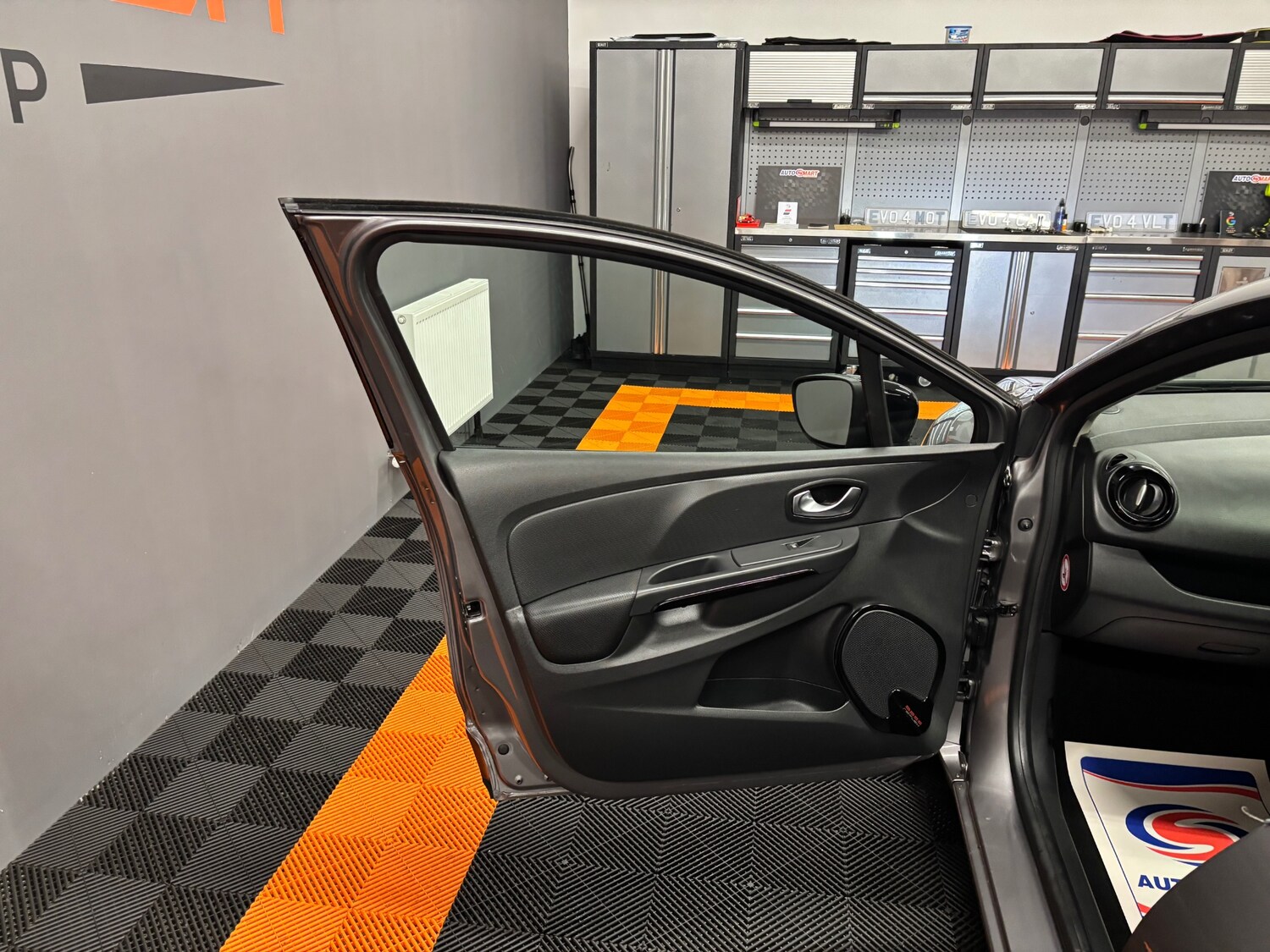 Used Renault Clio 2015 for sale - 77482622: Photo 50