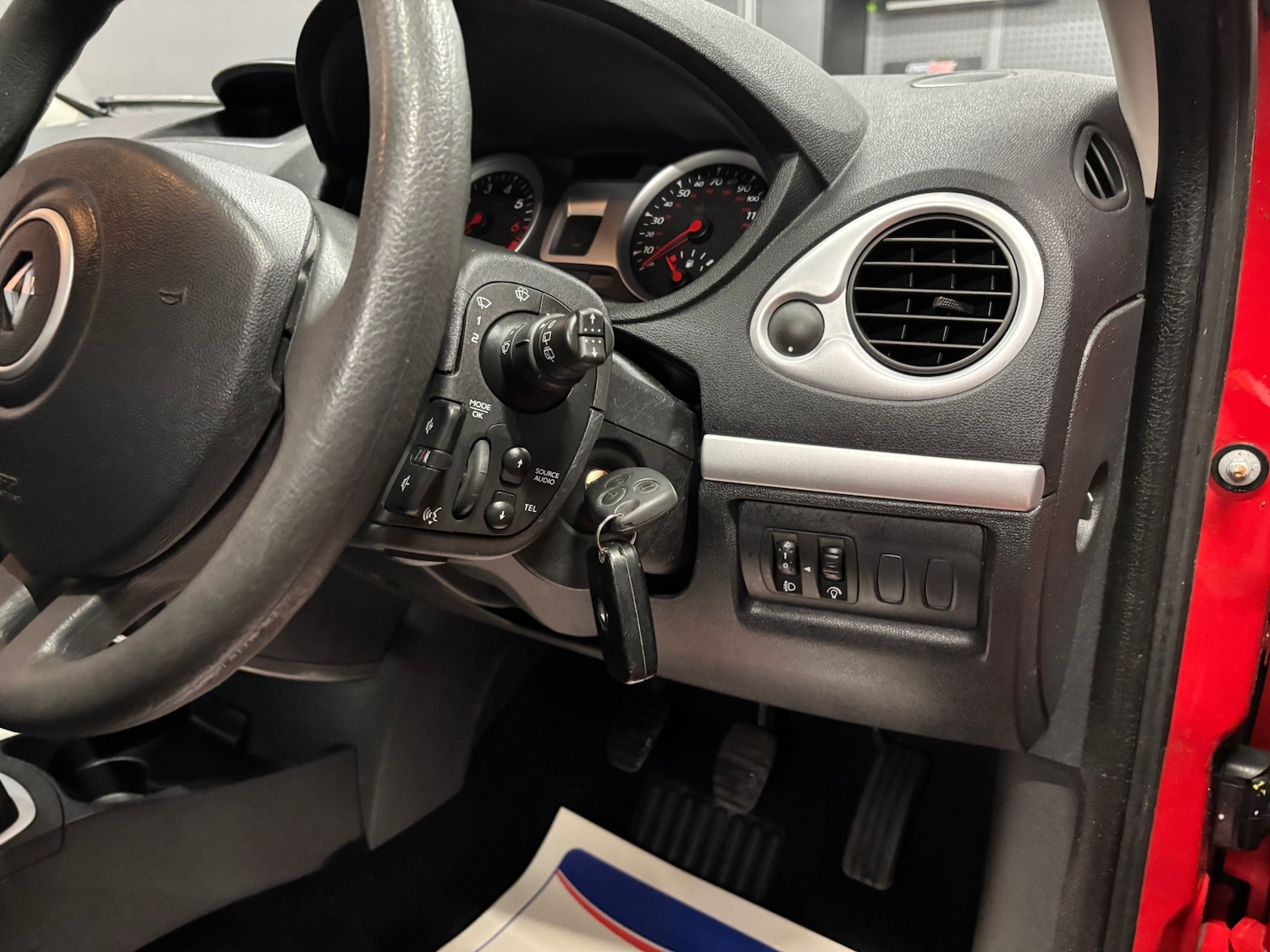 Used Renault Clio 2012 for sale - 77482654: Photo 40