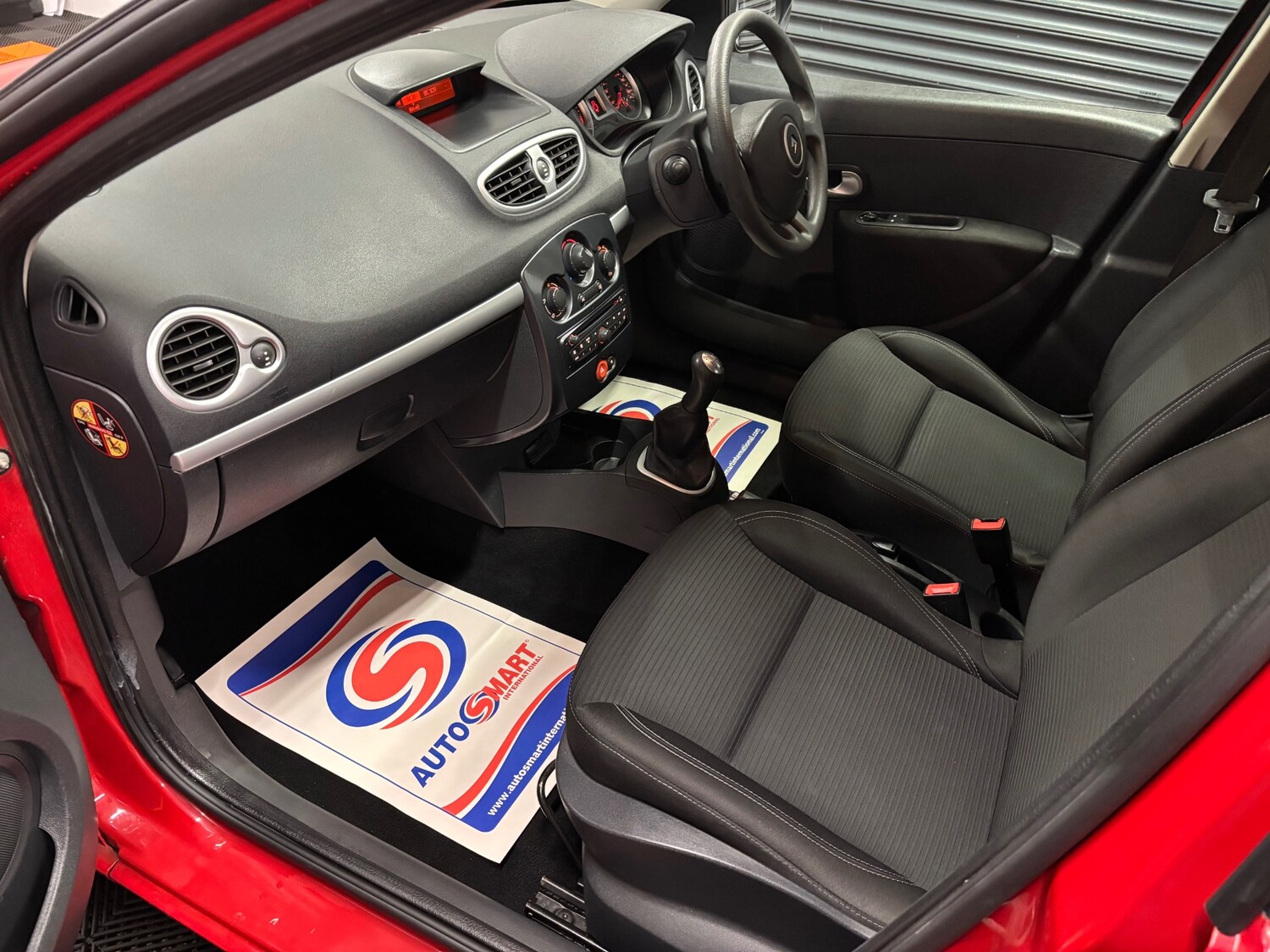 Used Renault Clio 2012 for sale - 77482654: Photo 51