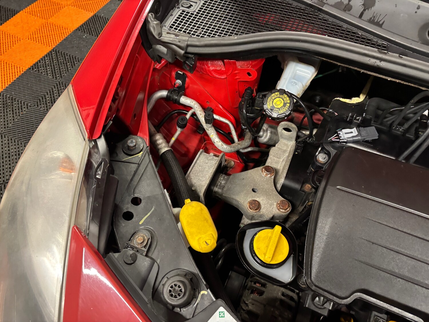 Used Renault Clio 2012 for sale - 77482654: Photo 63