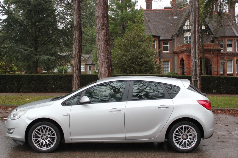 Used Vauxhall Astra 2011 for sale - 76665900: Photo 4