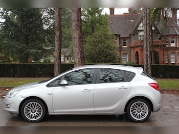 Used Vauxhall Astra 2011 for sale - 76665900: Photo