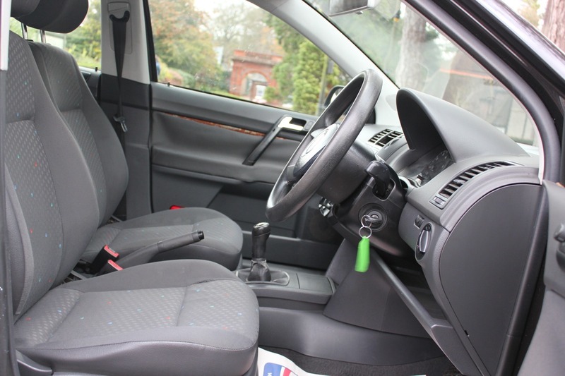 Used Volkswagen Polo 2004 for sale - 76631124: Photo 9