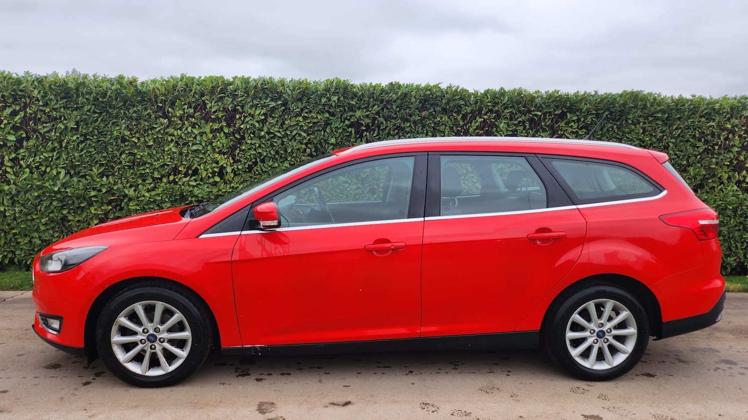 Used Ford Focus 2017 for sale - 77618345: Photo 2