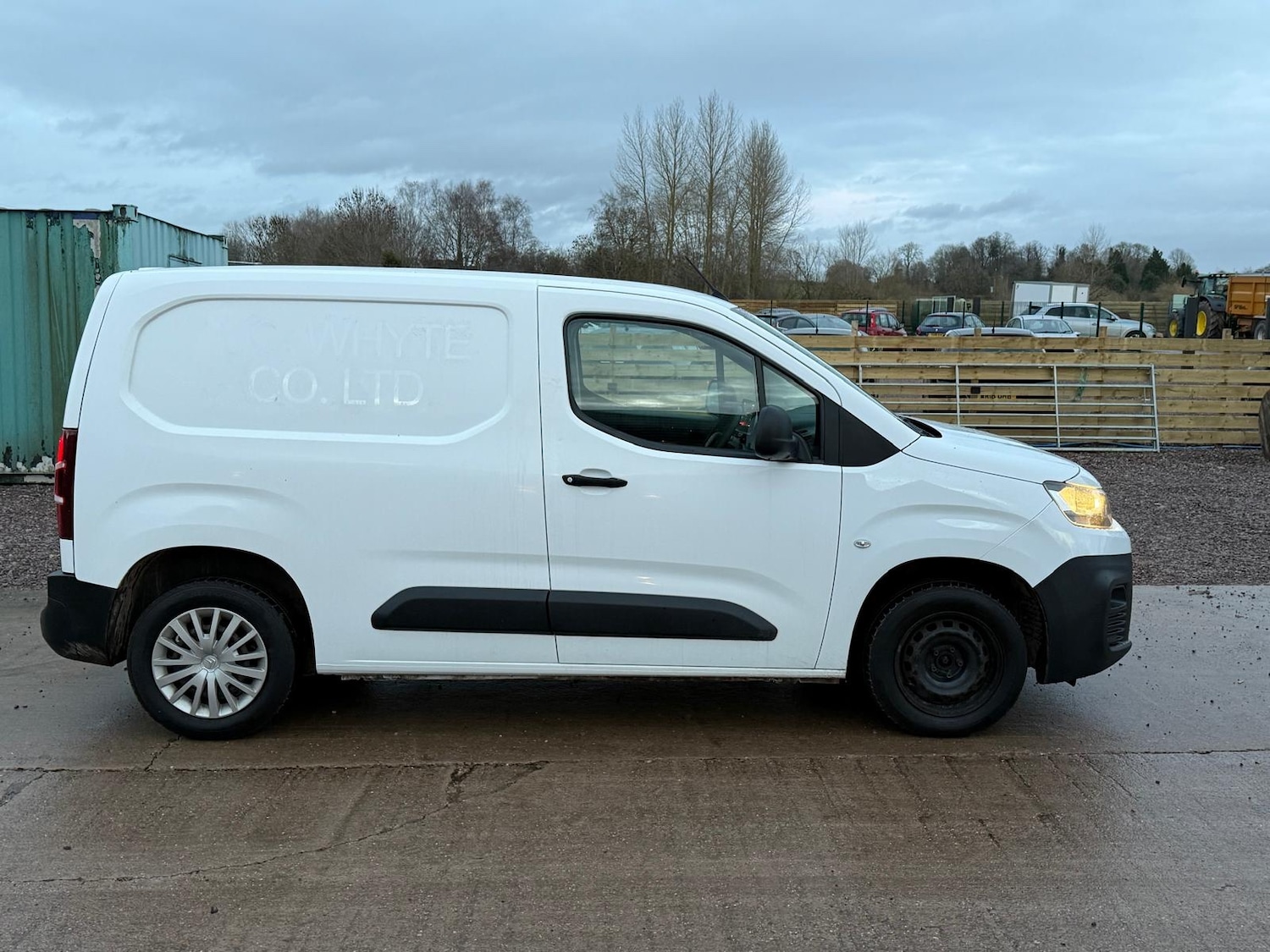 Used Citroen Berlingo 2020 for sale - 77980171: Photo 2