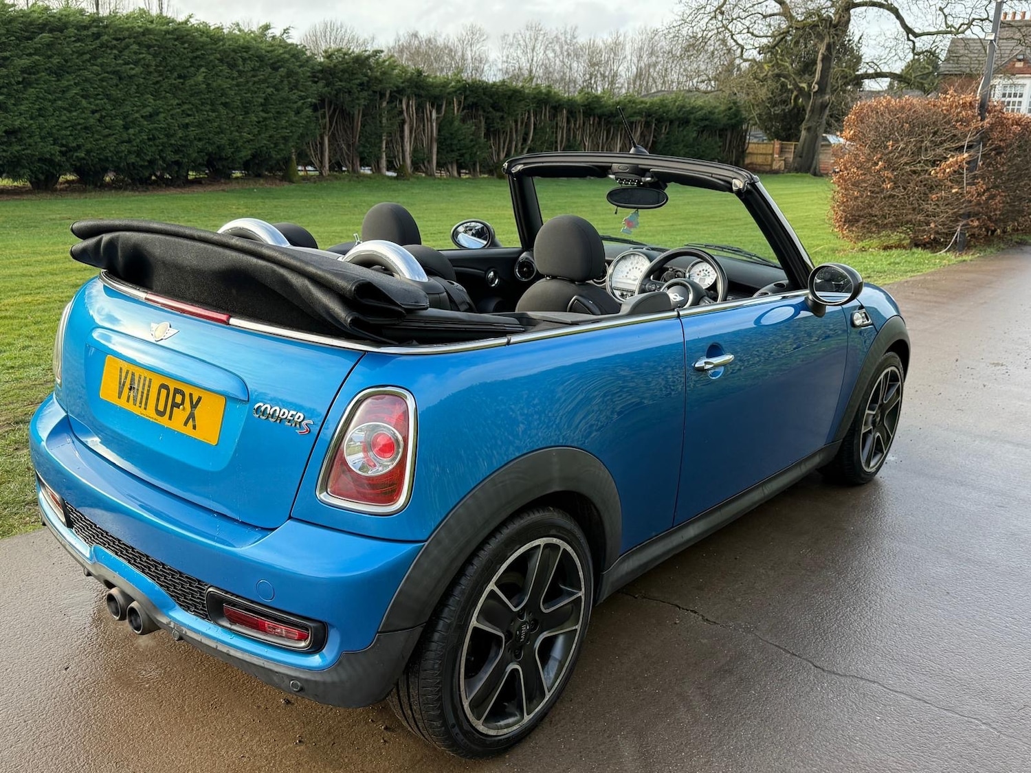 Used MINI Convertible 2011 for sale - 77629444: Photo 10
