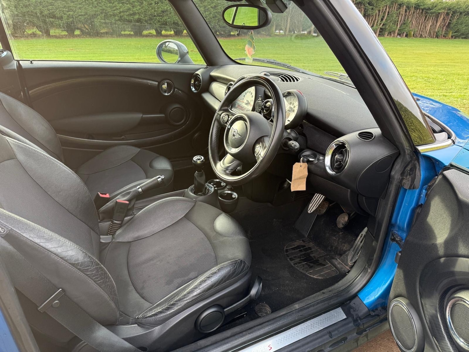 Used MINI Convertible 2011 for sale - 77629444: Photo 17