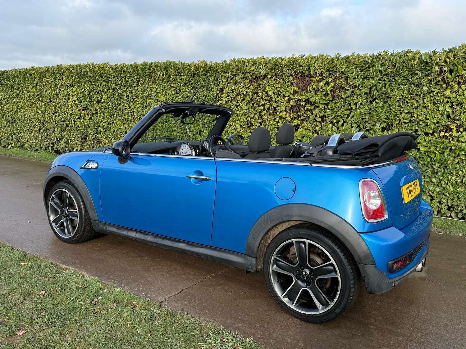 Used MINI Convertible 2011 for sale - 77629444: Photo 9