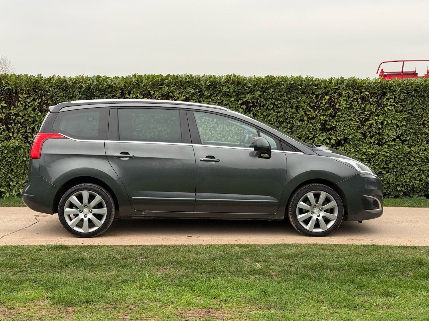 Used Peugeot 5008 2015 for sale - 77819329: Photo 2