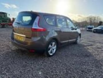 Used Renault Grand Scenic 2012 for sale - 77617385: Photo