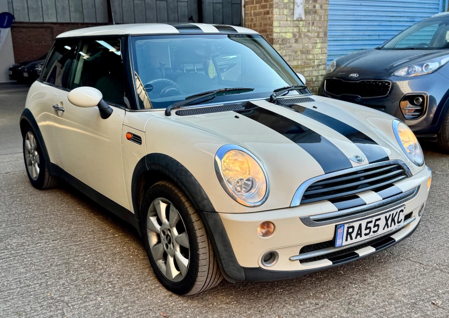 Used MINI Hatch 2005 for sale - 76326047: Photo 1