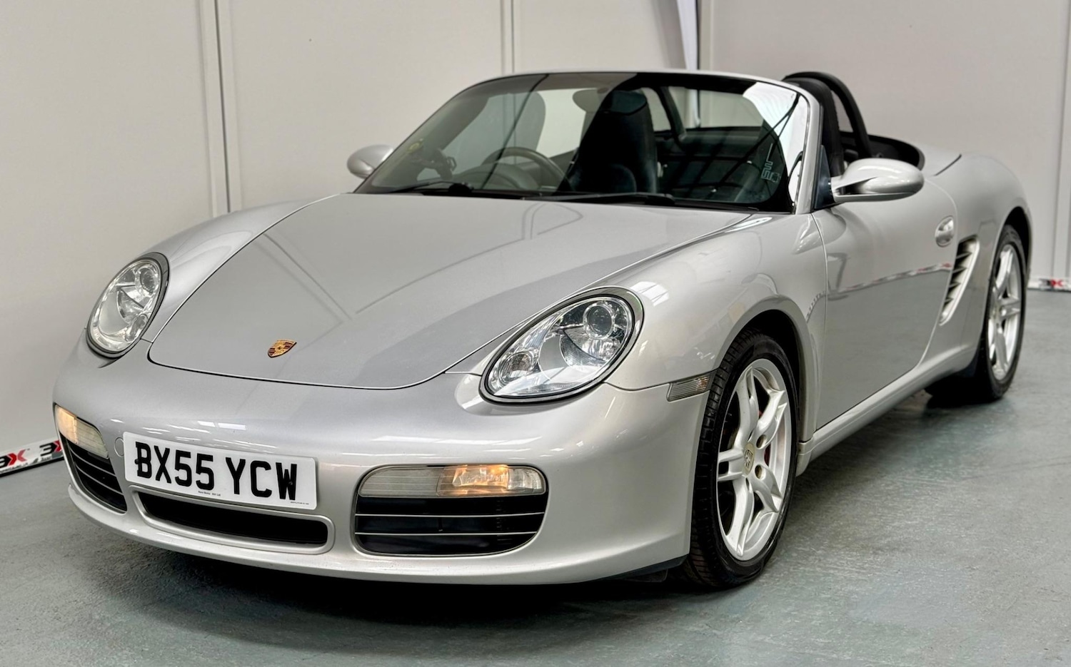 Used Porsche Boxster 2005 for sale - 76326061: Photo 2