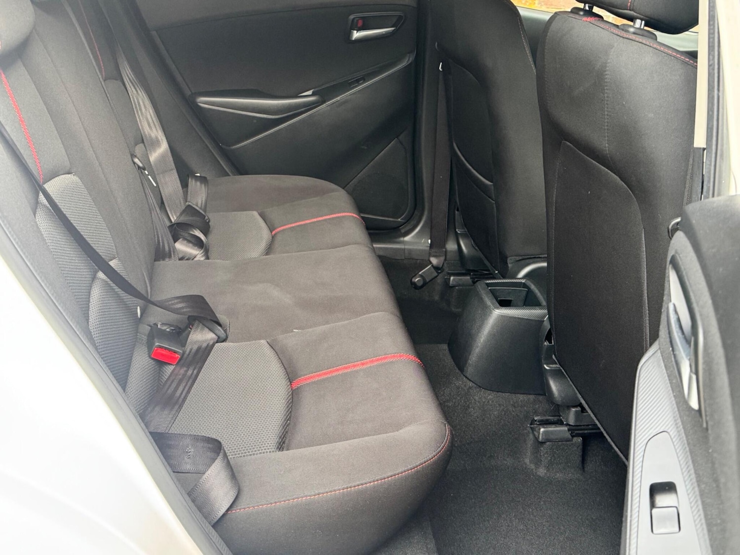 Used Mazda Mazda2 2016 for sale - 76327397: Photo 10
