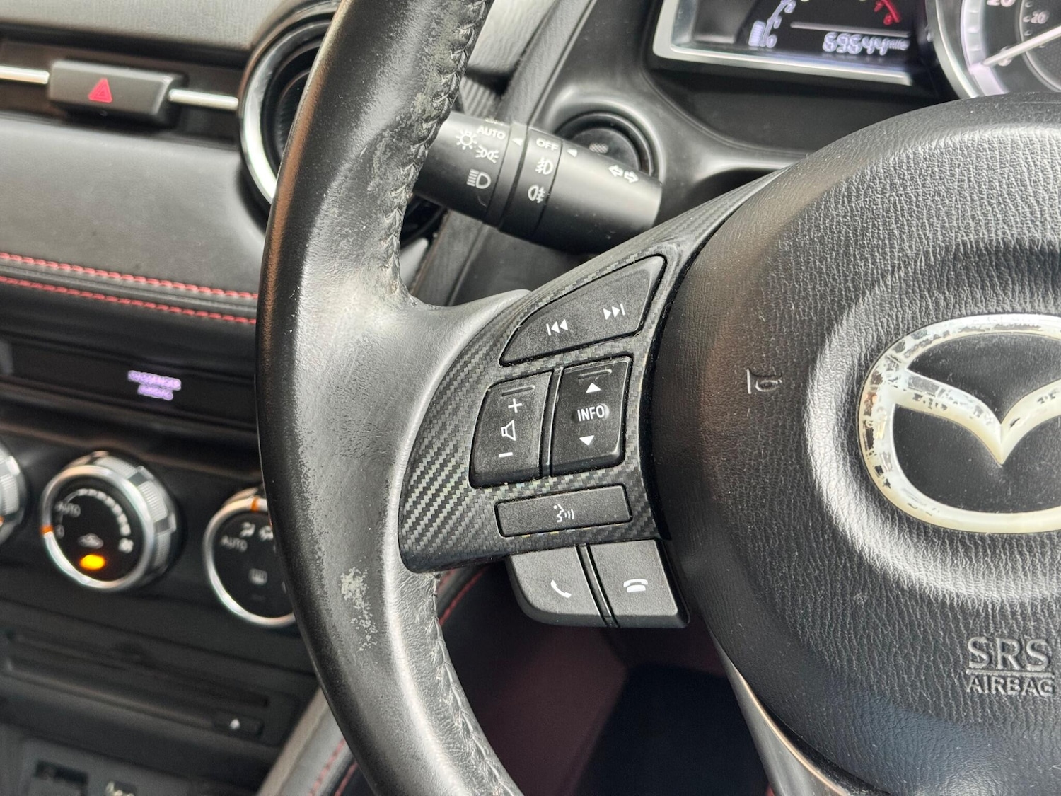 Used Mazda Mazda2 2016 for sale - 76327397: Photo 41