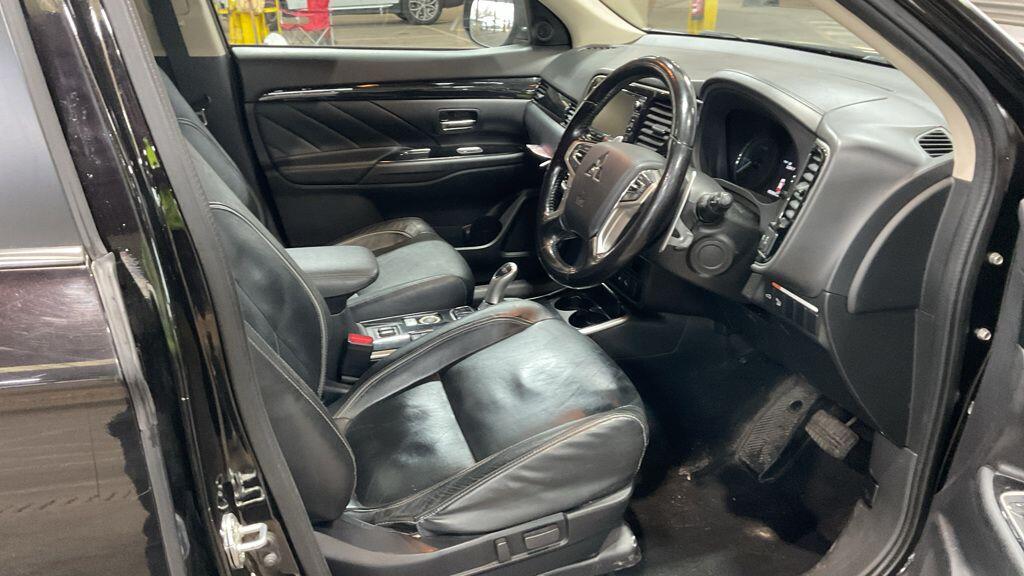 Used Mitsubishi Outlander 2017 for sale - 77097940: Photo 11