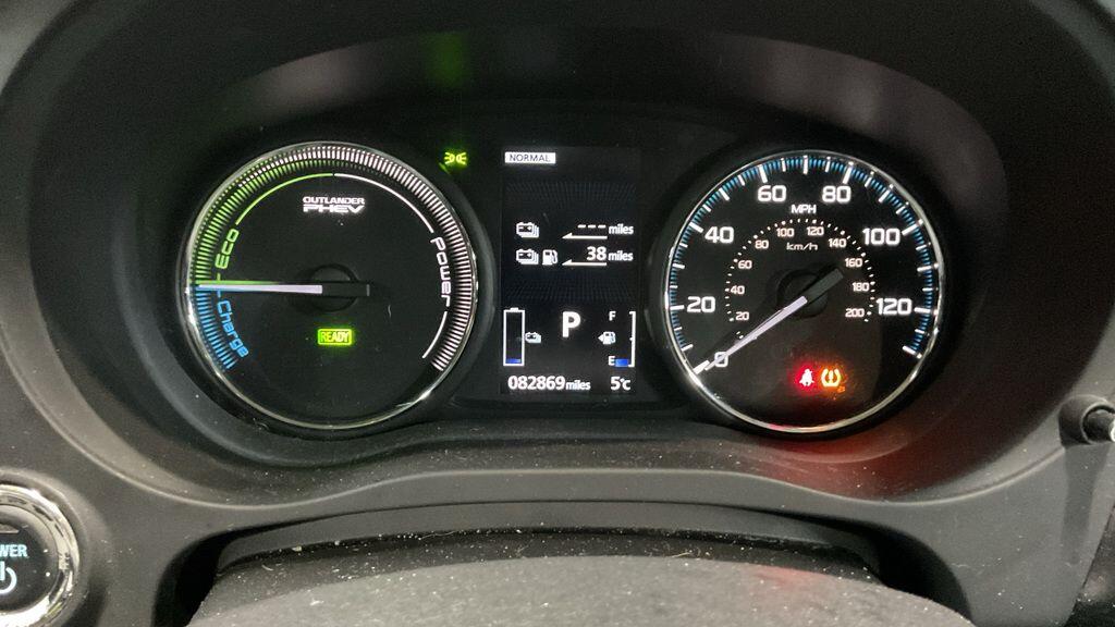 Used Mitsubishi Outlander 2017 for sale - 77097940: Photo 12