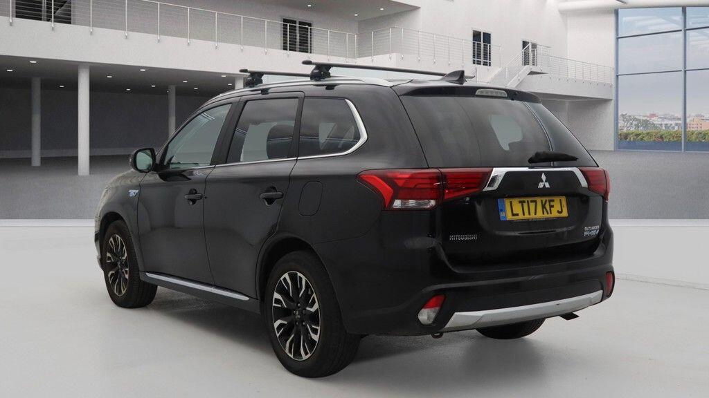 Used Mitsubishi Outlander 2017 for sale - 77097940: Photo 4