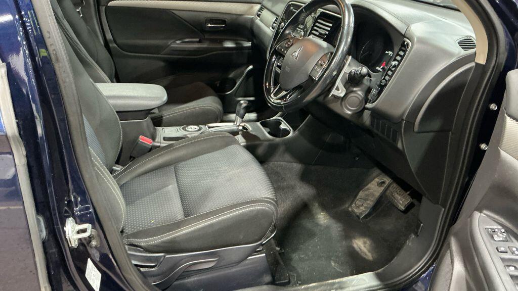 Used Mitsubishi Outlander 2016 for sale - 77081869: Photo 3