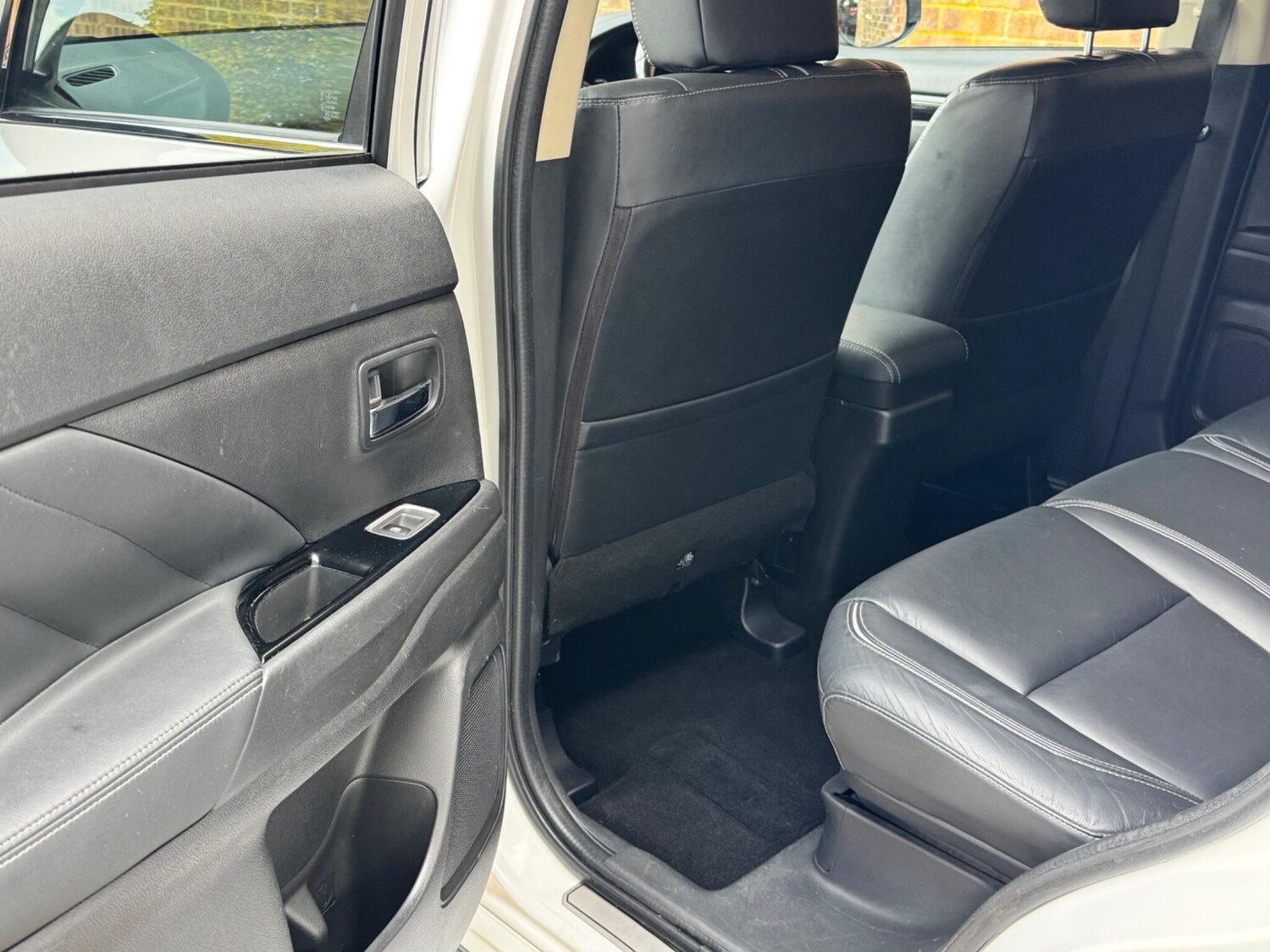 Used Mitsubishi Outlander 2018 for sale - 76326079: Photo 32