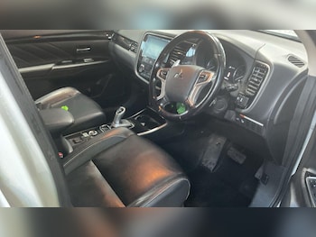 Used Mitsubishi Outlander 2018 for sale - 76326079: Photo 4