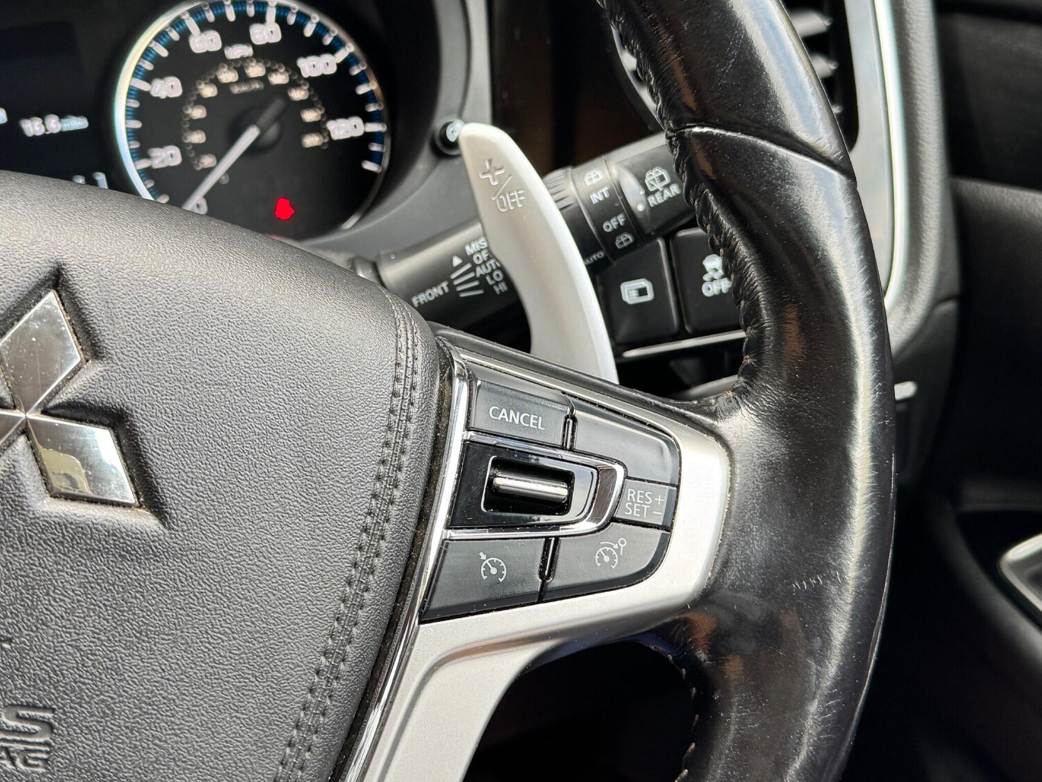 Used Mitsubishi Outlander 2018 for sale - 76326079: Photo 54