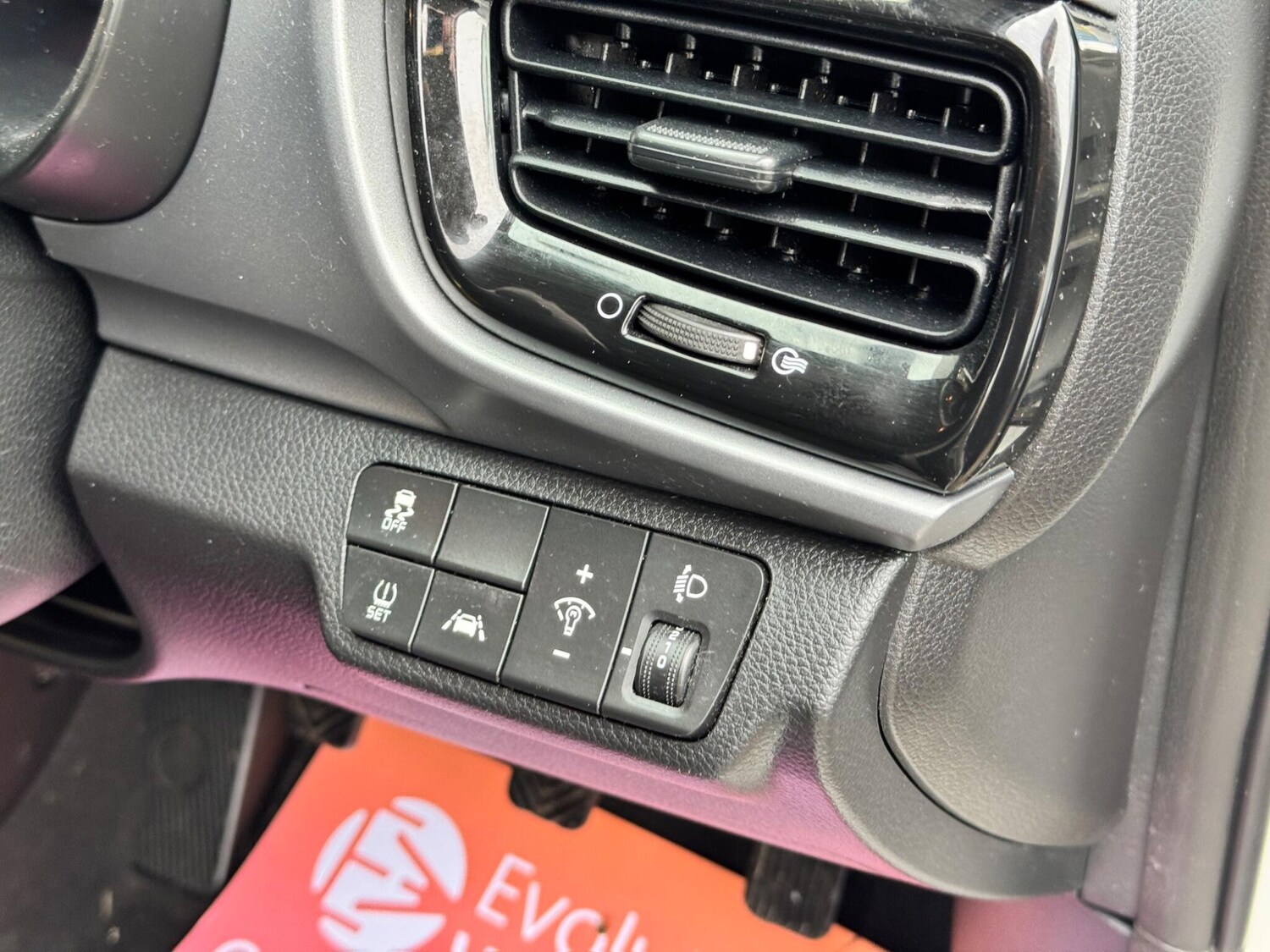 Used Kia Stonic 2019 for sale - 77057633: Photo 33