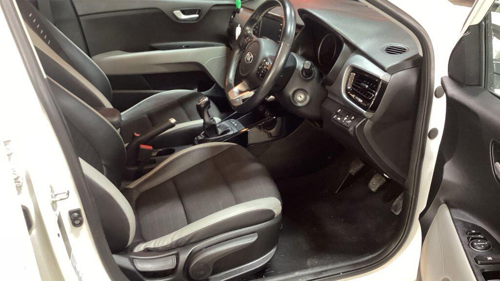 Used Kia Stonic 2019 for sale - 77057633: Photo 4