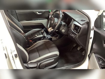 Used Kia Stonic 2019 for sale - 77057633: Photo