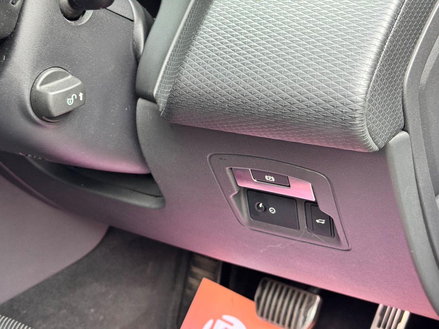 Used Land Rover Range Rover Velar 2018 for sale - 77130934: Photo 37