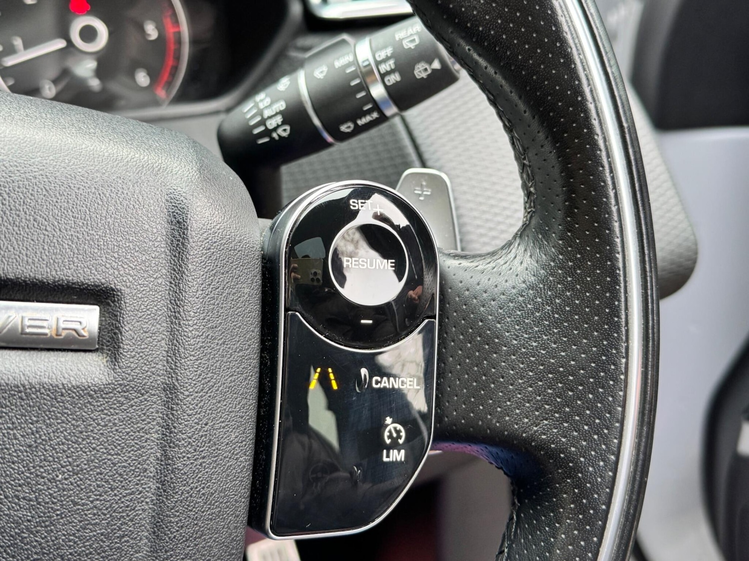 Used Land Rover Range Rover Velar 2018 for sale - 77130934: Photo 52