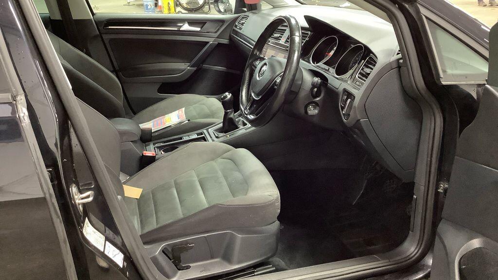 Used Volkswagen Golf 2017 for sale - 76912668: Photo 3