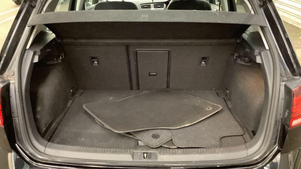 Used Volkswagen Golf 2018 for sale - 76965325: Photo 9